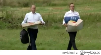 myidioci - @Kacpy134: nielegalne śpiwory bez atestu UE.