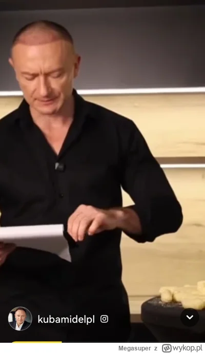 Megasuper - Co on sobie o-----l z tymi włosami xD Wygląda gorzej niż wcześniej  #nier...