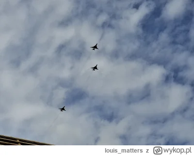 louis_matters - @wfyokyga: latały mi takie trzy nad głową