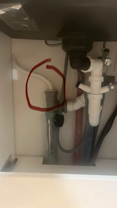 stilo1212 - Hej, ostatnio był u mnie hydraulik i robił podłączenie zlewu w kuchni + z...