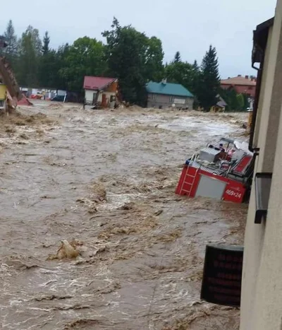 rodnekr - Stronie Sląskie i porwany wóz strażacki
#powodz