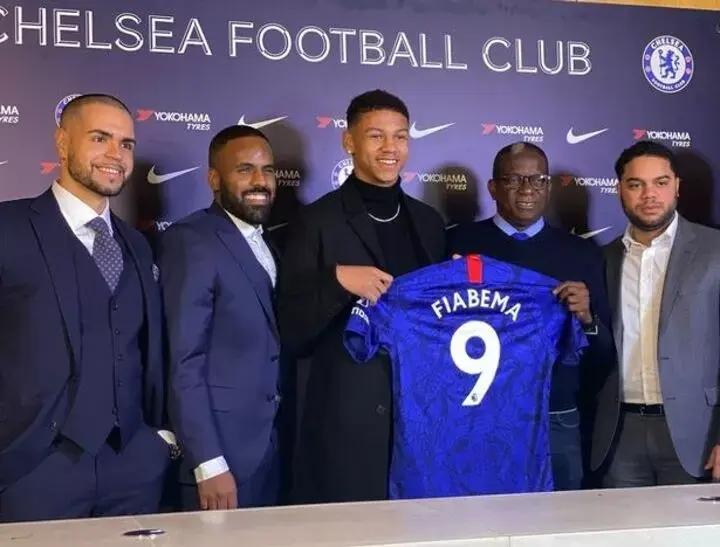 quaz2020 - #mecz za rok go beda chcieli odkupić za 30mln € ale Pan Rząsa powie taki ....