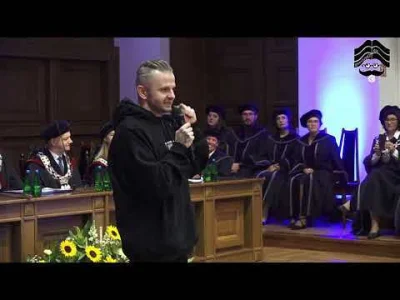 szuineg - Może jestem dyletantem, ale do dzisiaj nie wiedziałem jak wygląda profesor ...