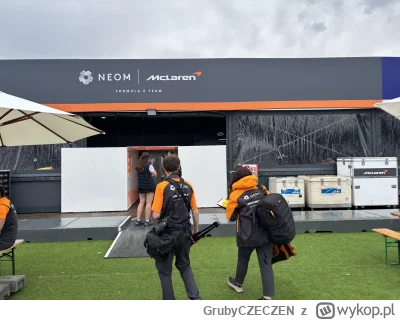 GrubyCZECZEN - Pierwszy raz w życiu będę oglądał formułę E i to od razu z gridu. Pozw...