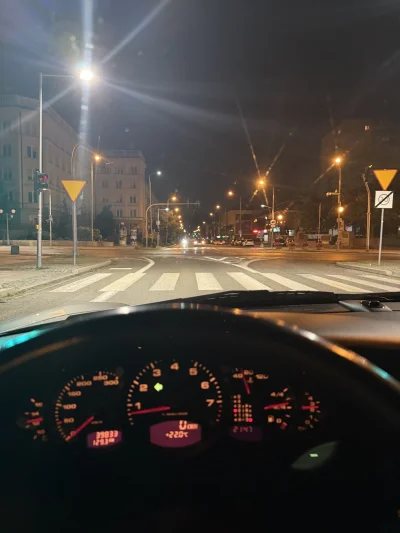 testadimoro - #nightdrive taka wczesna noc co prawda, ale po godzinie już mi starczy