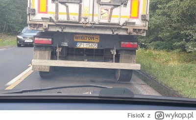 FisioX - Dobrze, że trucker dba o bezpieczeństwo - dwie różne opony (╥﹏╥)
#heheszki #...