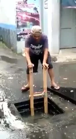 xfin - Ciężka praca czyściciela kanałów

#trzecieoko