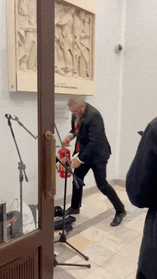 DEMONzSZAFY - Zaklepuję tego gifa
#przegryw