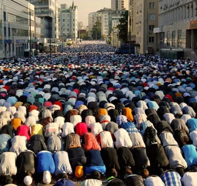 harrame - >"rosja broni wartości"

@Grzesiok: wartosci rosji - ogromny odsetek muslim...