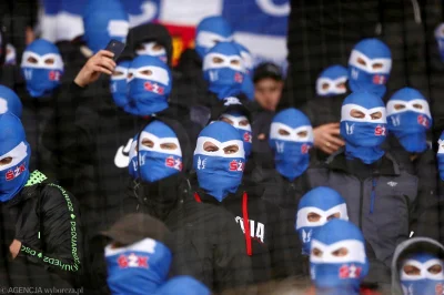 IksdeHeheh - Ludzi straszy się migrantami - sam za nimi nie przepadam ale PiS wpuścił...