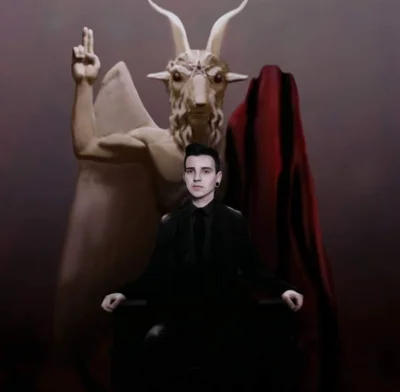 nikilouda - Ciekawe co myślał sobie rumun wrzucając takie zdjęcie XD? Że jest groźnym...