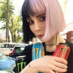 deiceberg - #przegryw
Szukam kobiety z pasją do picia Monsterków i chodzenia na #spie...