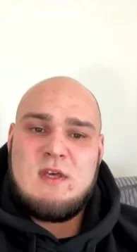 ziutek44 - #famemma ale aura braku inteligencji od tego łba zakutego