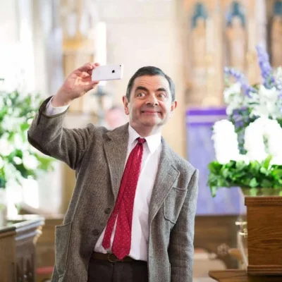 Wewnetrzny_Recenzent - #papiez #heheszki #holownia 

Kogoś mi to przypomina. Jakiegoś...