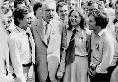 janbrz - @Brel tak wyglądał Czarzasty (po lewej) a wy fejka łykacie jak pelikany.