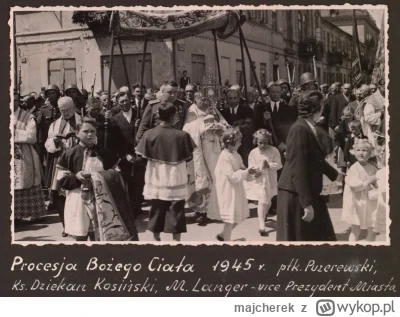 majcherek - Procesja w Radomiu w 1945 roku. Hełmy wz1931 no i pułkownik sowiecki.