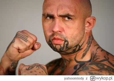 yahoomlody - @alljanuszx: ale buła, ciekawe czy zadlawil sie od tego kutasami co ma w...