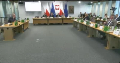 tomasz-kalucki - #polityka #sejm #komisja Pan jest mózgiem Jarka? :D