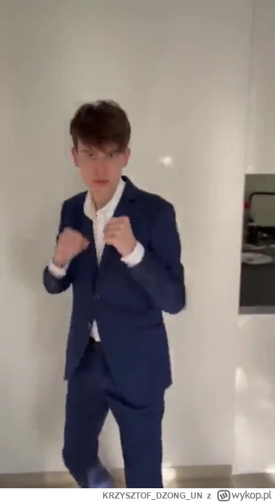 KRZYSZTOFDZONGUN - @mateosz_inbecki wyglądu tu jak Oskarek pisowski XDDD