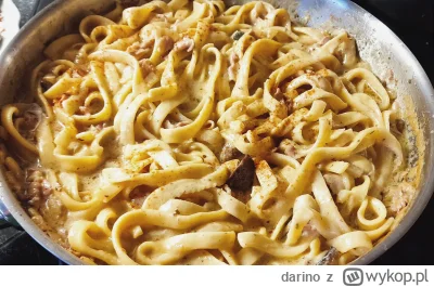 darino - Tagliatelle z pasta marker w sosie serowym z szynką i pieczarkami.
#gotujzwy...