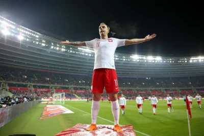 227777777 - kostka stoi w rogu, czeka na swojego właściciela... #mecz