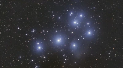 Antybristler - Oto gromada M45, znana również jako Plejady lub Siedem Sióstr. Jedna z...