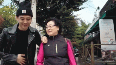 Tarkwiniusz_Spuszny - straszyć staruszki muszę 
bo się uduszę