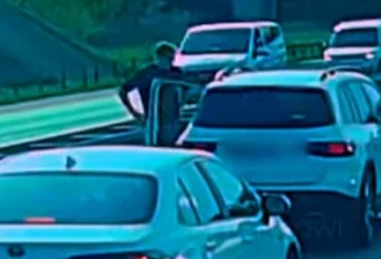 SzubiDubiDu - Ej ale mimo wszystko kierowcę z BMW bym postawił poziom wyżej ( ͡º ͜ʖ͡º...