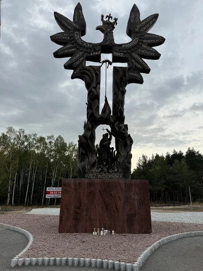 GarbatyNosek2 - https://pl.m.wikipedia.org/wiki/Pomnik%E2%80%9ERze%C5%BAWo%C5%82y%C5%...