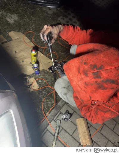 Kref3x - #przegryw tak wygląda chuop kiedy grzebie przy aucie