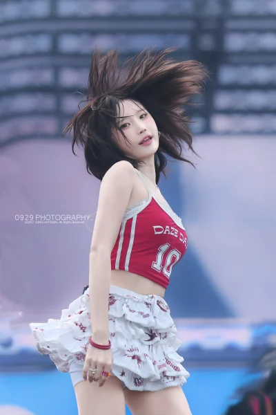 XKHYCCB2dX - #koreanka #hayoung #fromis9