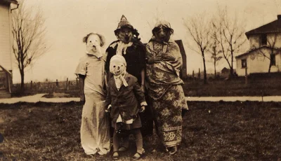 Apaturia - Dawne przebrania na Halloween - z albumu Haunted Air: A Collection of Anon...