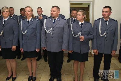 AdamXXXL - #barney te za dlugie rekawy na 100% wskazuja ze to blizyniok