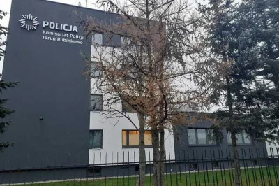 veve77 - #famemma 

Jest film z zachowania Denisa na komendzie: