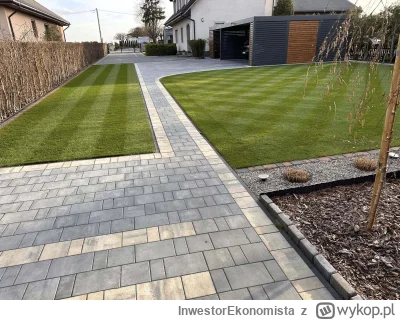 I.....a - Ludzie to mają życie... nic tylko pieska wpuścić na taki trawnik żeby posta...