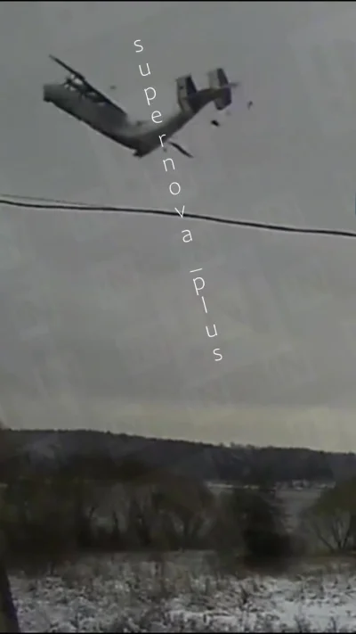 robertkk - Niet anałoga xD pokazali nagranie tego samolotu co się rozpadł w locie
#u...