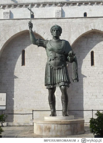 IMPERIUMROMANUM - Kolos z Barletty

Barletta to miasteczko we włoskiej Apulii, które ...