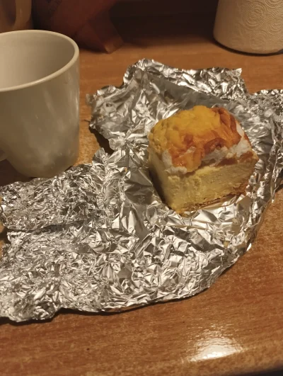 ryoku88 - #przegryw stara sąsiadka przynosi Ci serniczek za wciśnięcie dwóch guzków n...