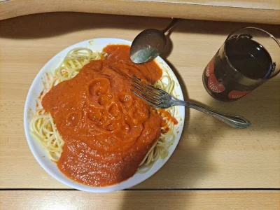 Felixu - #przegryw #gotujzwykopem #jedzenie 3 talerz już dziś makaronu z sosem pomido...