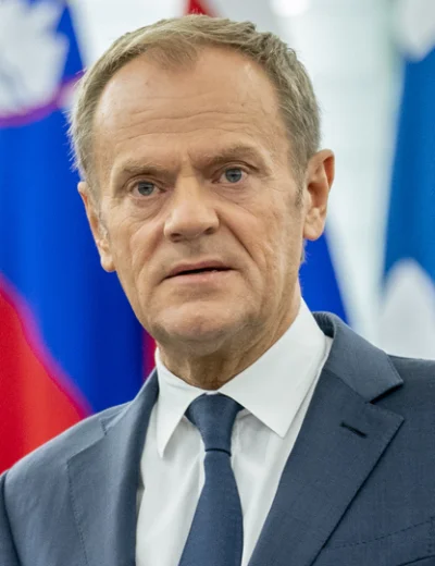 L.....y - Na zdjęciu myślisz że to Donald Tusk, a to tylko badanie wpływów rosyjskich...