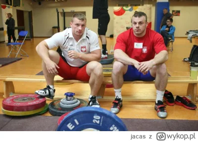 jacas - Ehh szkoda, że te dwa byczki jakieś zanieczyszczone odżywki zjadły bo posypał...