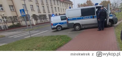 mirekwirek - Swoją drogą, no właśnie. Dlaczego w takiej sytuacji Milicja nie może blo...