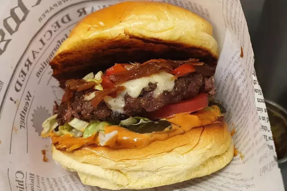 damianooo8 - #fastfood #burger #jedzenie

Burgery w Polsce nie mają smaku. Czy tylko ...