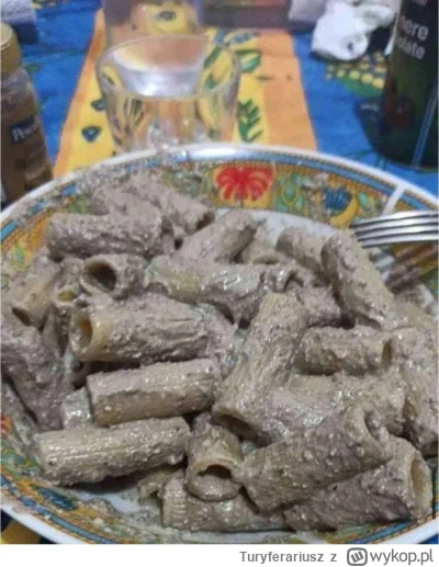 Turyferariusz - Proszę o ocenę śniadania. Penne all’calcestruzzo (makaron z cementem)...