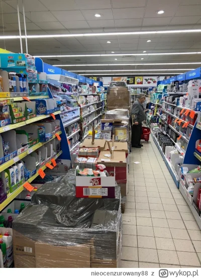 nieocenzurowany88 - W którym sklepie jeszcze nie ma tych z-------h wiekosztuk i podaw...