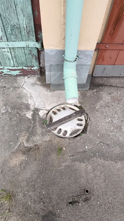 vieniasn - po co jakieś muzea czy galerie sztuki jak można poszukać starych garaży a ...