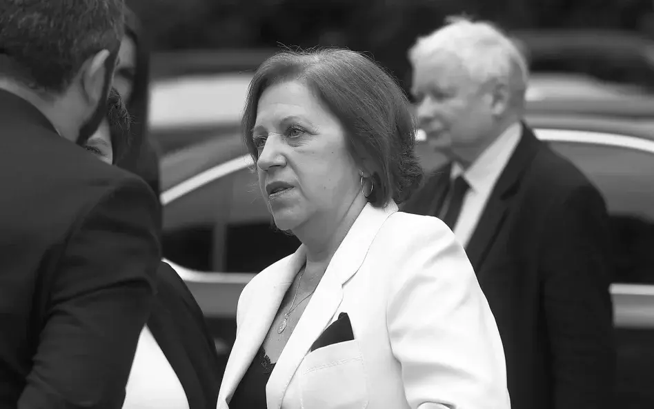 SzamanzBombasu - 7 godzin chłopa przesłuchują co jest schorowany, pachnie deja vou 
#...