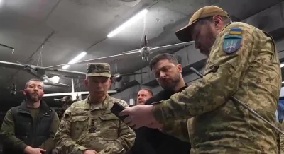 Mikuuuus - Zełenski w centrum dowodzenia 414 Brygady🔥
Filmik opublikowany przez Woło...