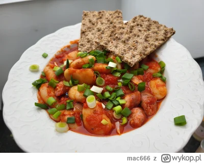 mac666 - Poszczuliście znowu fasolą no i nie wytrzymałem. 

Także na śniadanie wpada ...