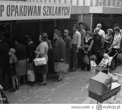 miszczu90 - @PurpleShirtedEyeStabber: 7am w kolejce, 8am - fajrant